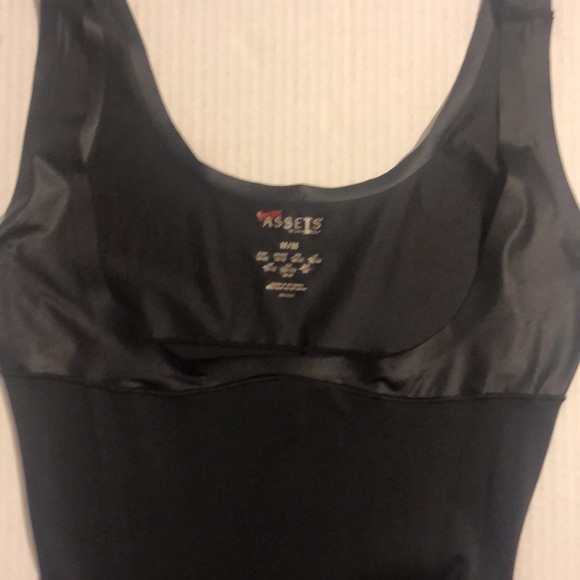 SPANX LOVE YOUR ASSETS NWOT Sz Medium Black Open Bust Slip - Picture 4 of 6